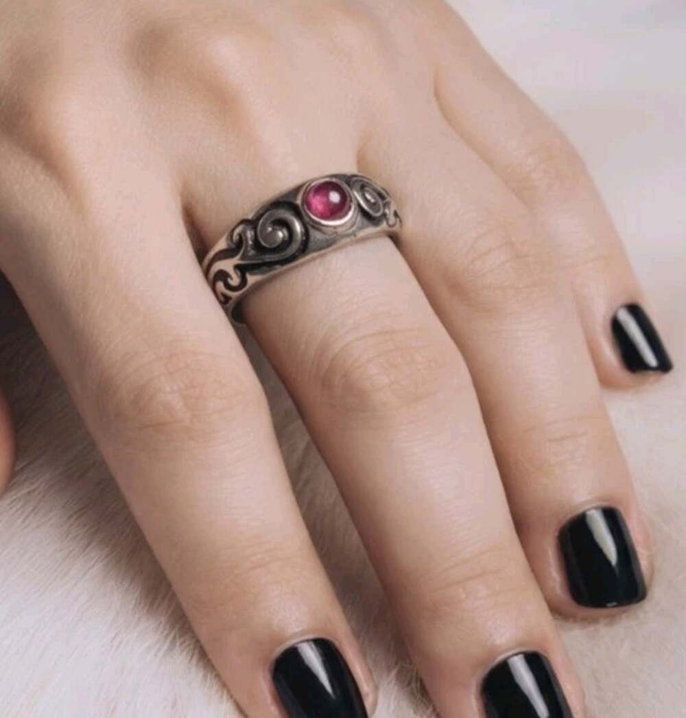 Vintage 925 Sterling Silver Natural Ruby Scroll Band Ring Sz 7.25 Artisan